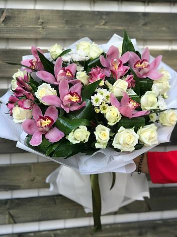 Букет цветов из: Розы и Хризантемы в Балтийске