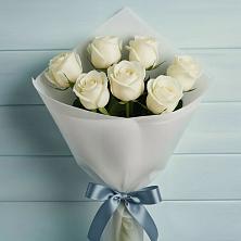 Букет 7 Белых роз Эдлесс Лав в Балтийске