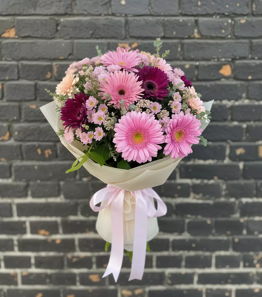 Букет цветов из: Герберы и Хризантемы в Балтийске