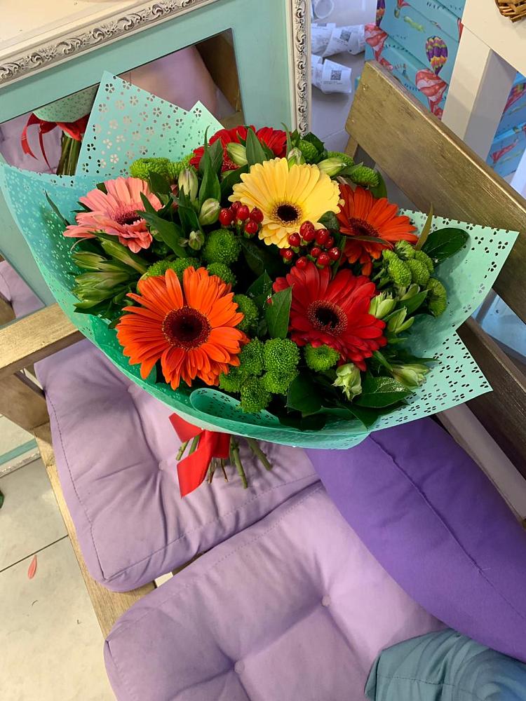 Букет цветов из: Герберы, Хризантемы и Альстромерии в Балтийске