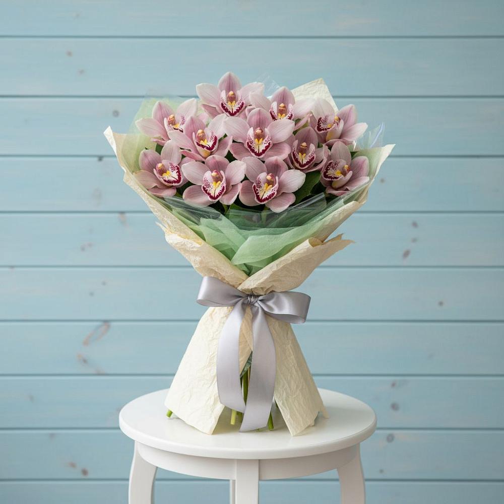 Букет цветов из: Орхидеи и Розы в Балтийске