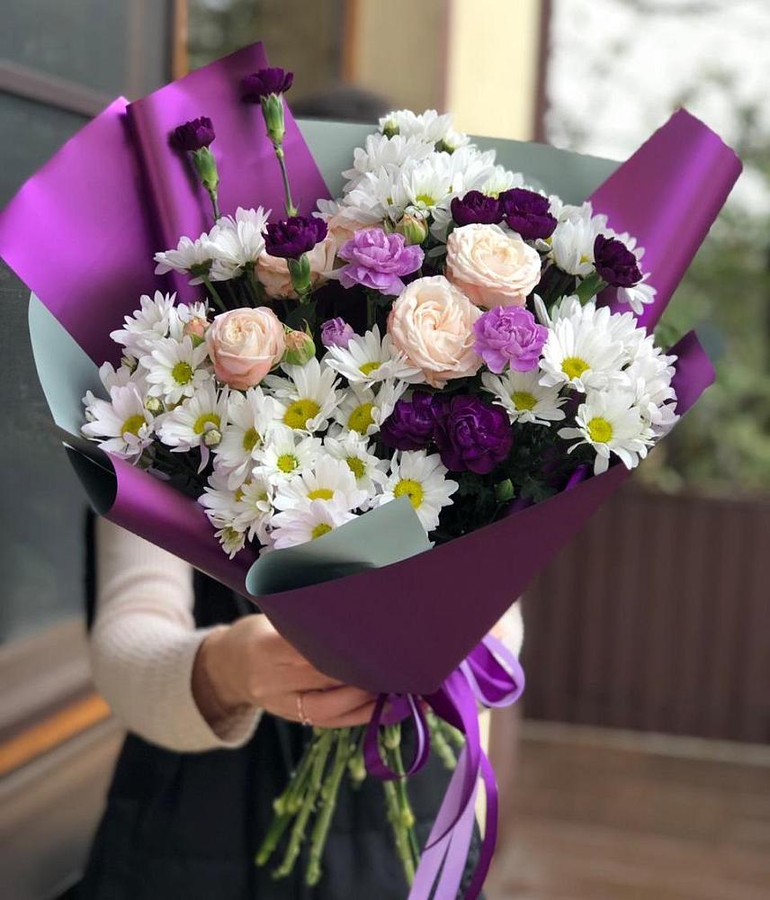 Букет цветов из: Хризантемы, Гвоздики и Розы в Балтийске