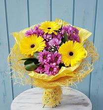 Букет цветов из:  Хризантемы и Герберы в Балтийске