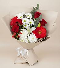 Букет цветов из:  Розы, Хризантемы, Герберы и Лилии в Балтийске