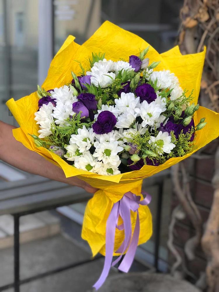 Букет цветов из: Ирисы, Хризантемы и Ромашки в Балтийске