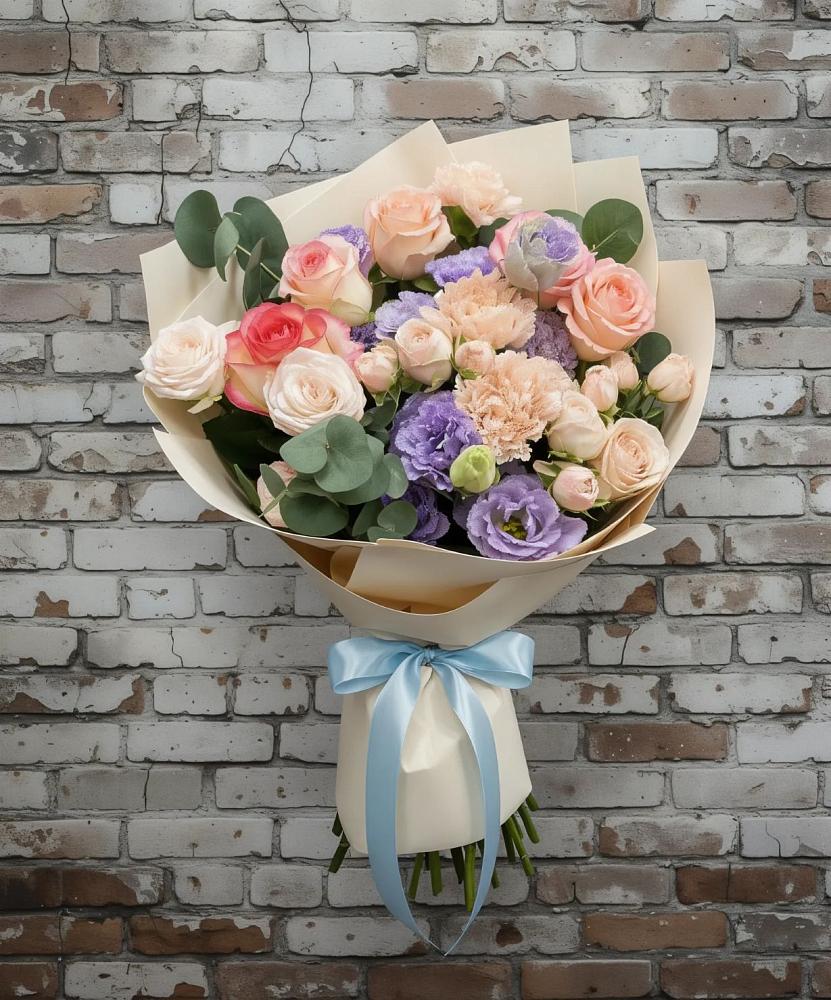 Букет цветов из: Розы, Лизиантусы и Гвоздики в Балтийске