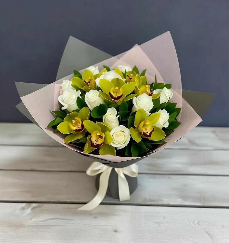 Букет цветов из: Орхидеи и Розы в Балтийске