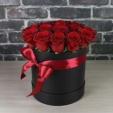 Цветочная композиция из Розы в шляпной коробке в Балтийске