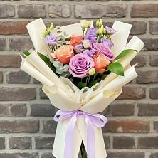 Букет цветов из:  Лизиантусы и Розы в Балтийске