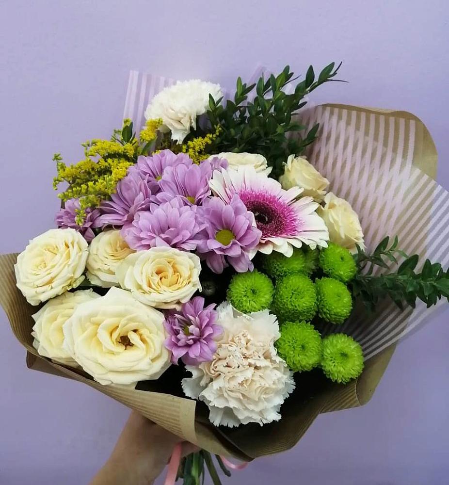 Букет цветов из: Хризантемы, Розы, Гвоздики и Герберы в Балтийске