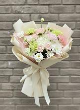 Букет цветов из:  Гвоздики, Розы, Лизиантусы и Хризантемы #REPLACE_PRED# Балтийске