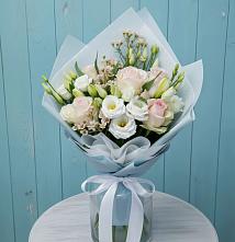Букет цветов из:  Розы и Лизиантусы в Балтийске