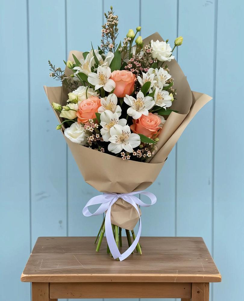 Букет цветов из: Альстромерии, Лизиантусы, Розы и Хризантемы в Балтийске