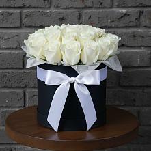 Цветочная композиция из Розы в шляпной коробке #REPLACE_PRED# Балтийске