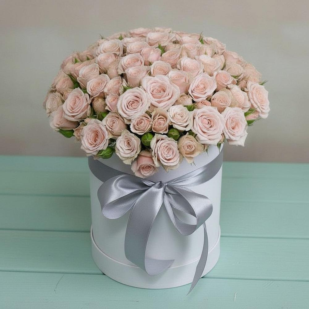 Цветочная композиция из Розы в шляпной коробке в Балтийске